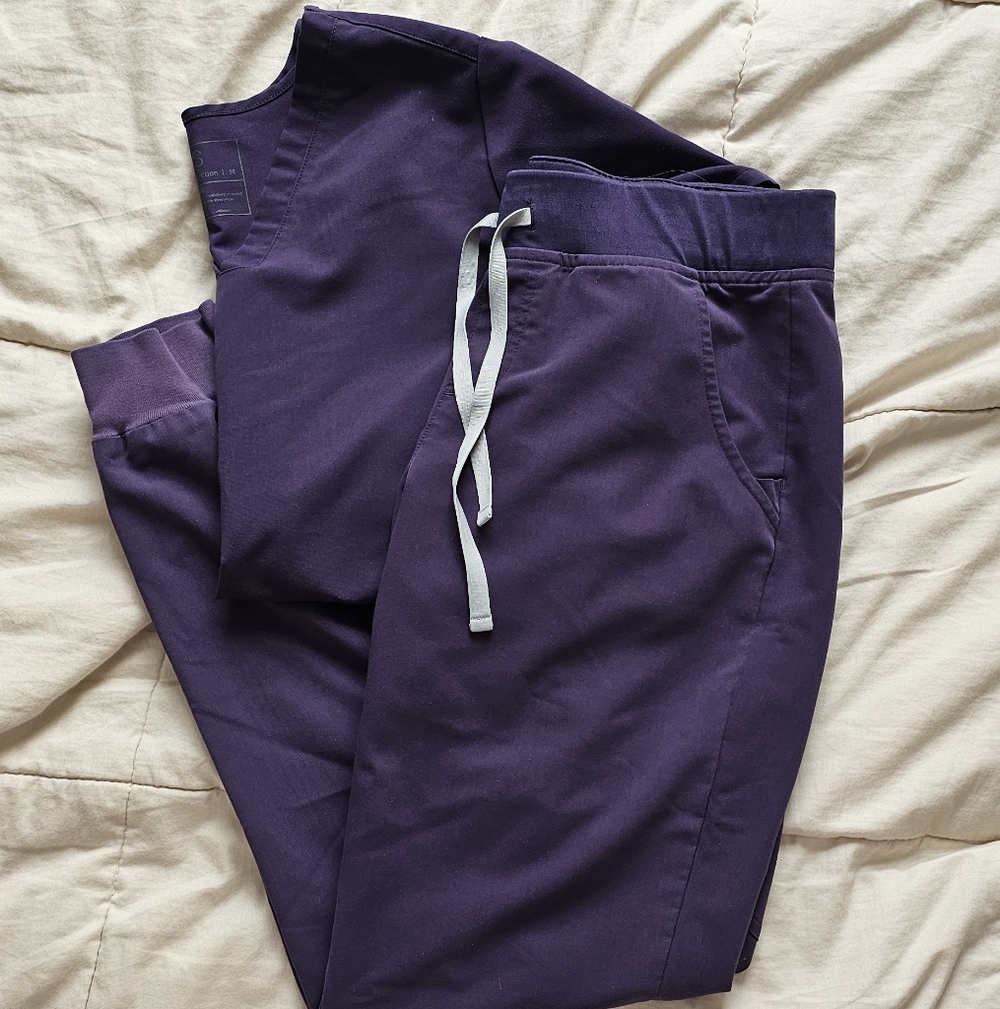 Figs Scrub Set